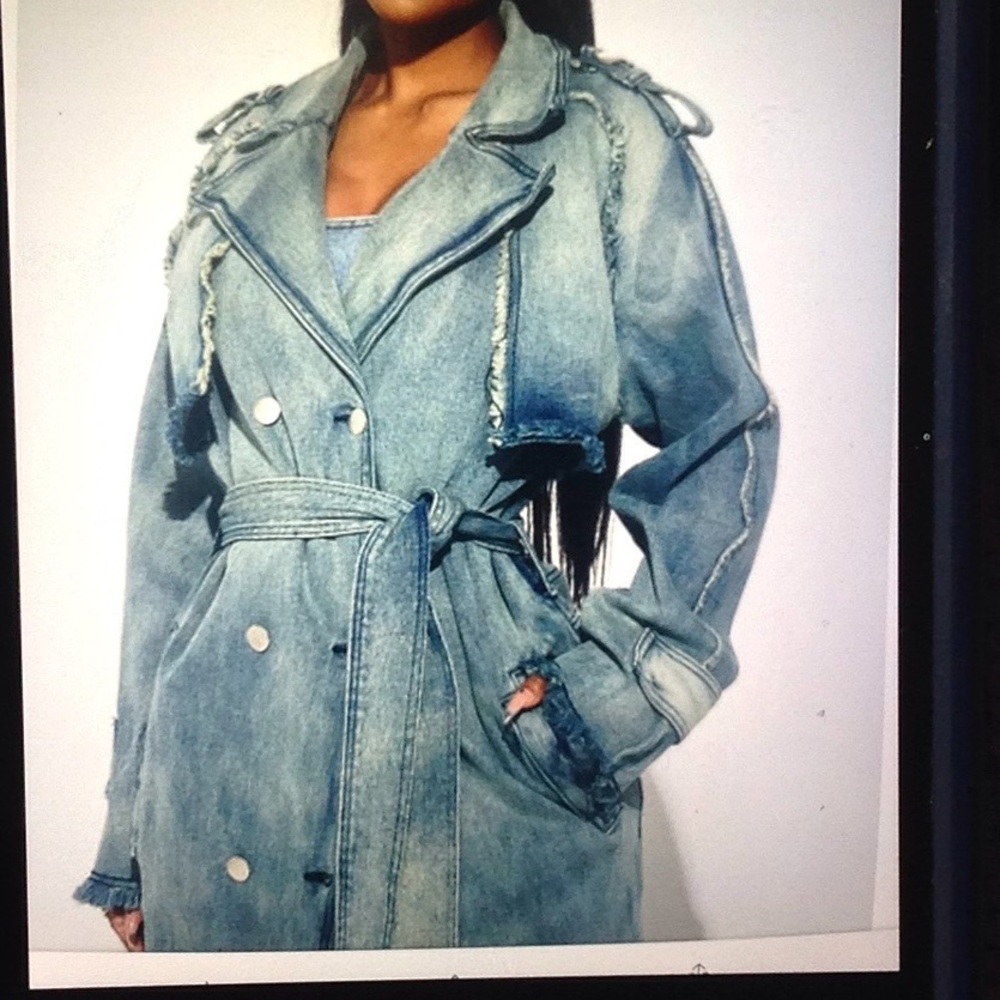 💙 Fashion Nova - 'New York Days' Denim Maxi Coat - Picture 5 of 10